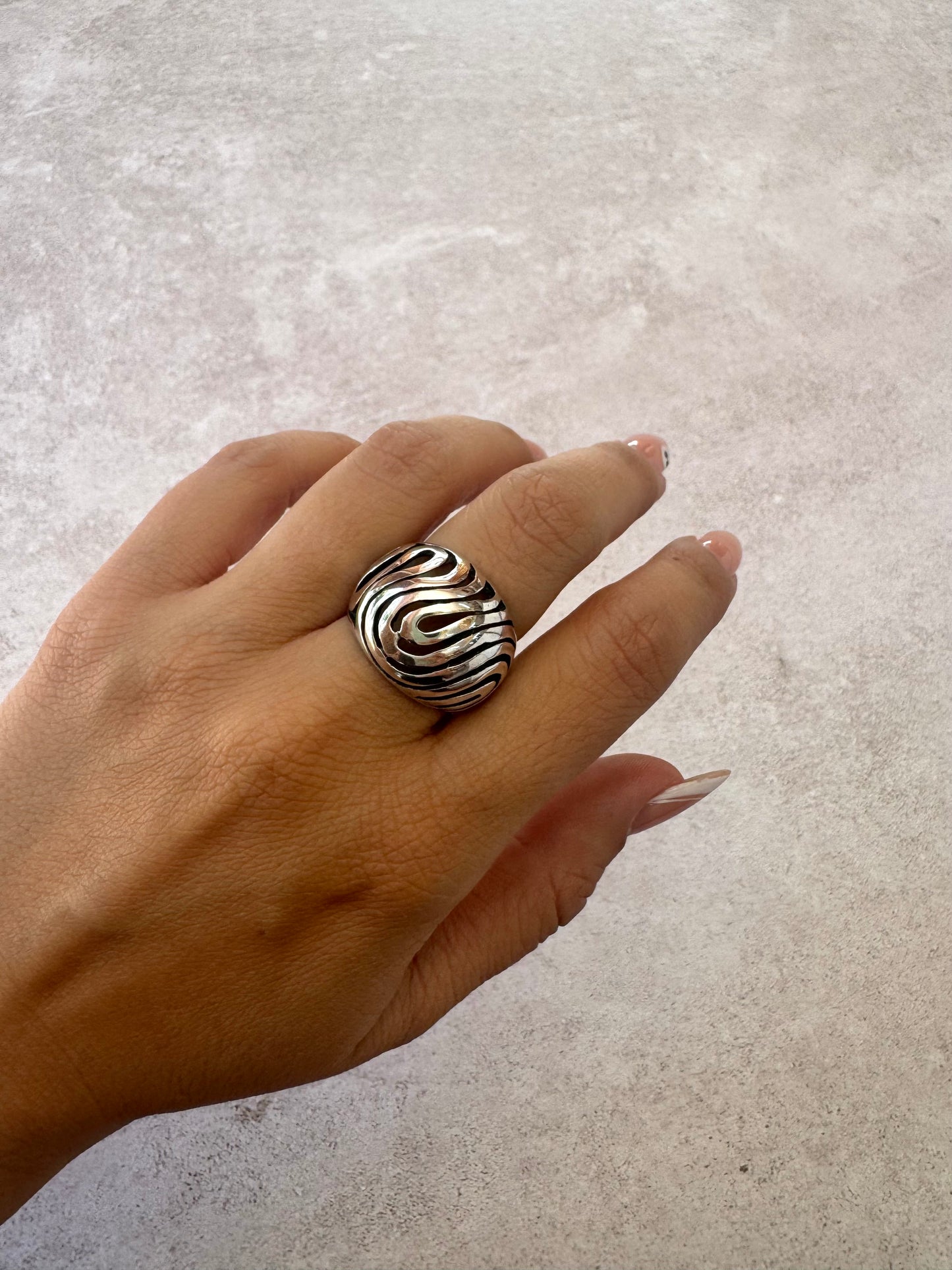 Anillo chunky ondas